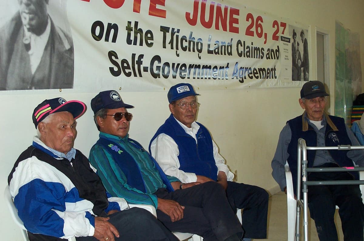 Do you approve the Tłı̨chǫ Agreement?